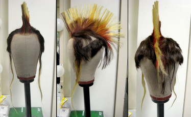 Schufterle, mohawk wig detail